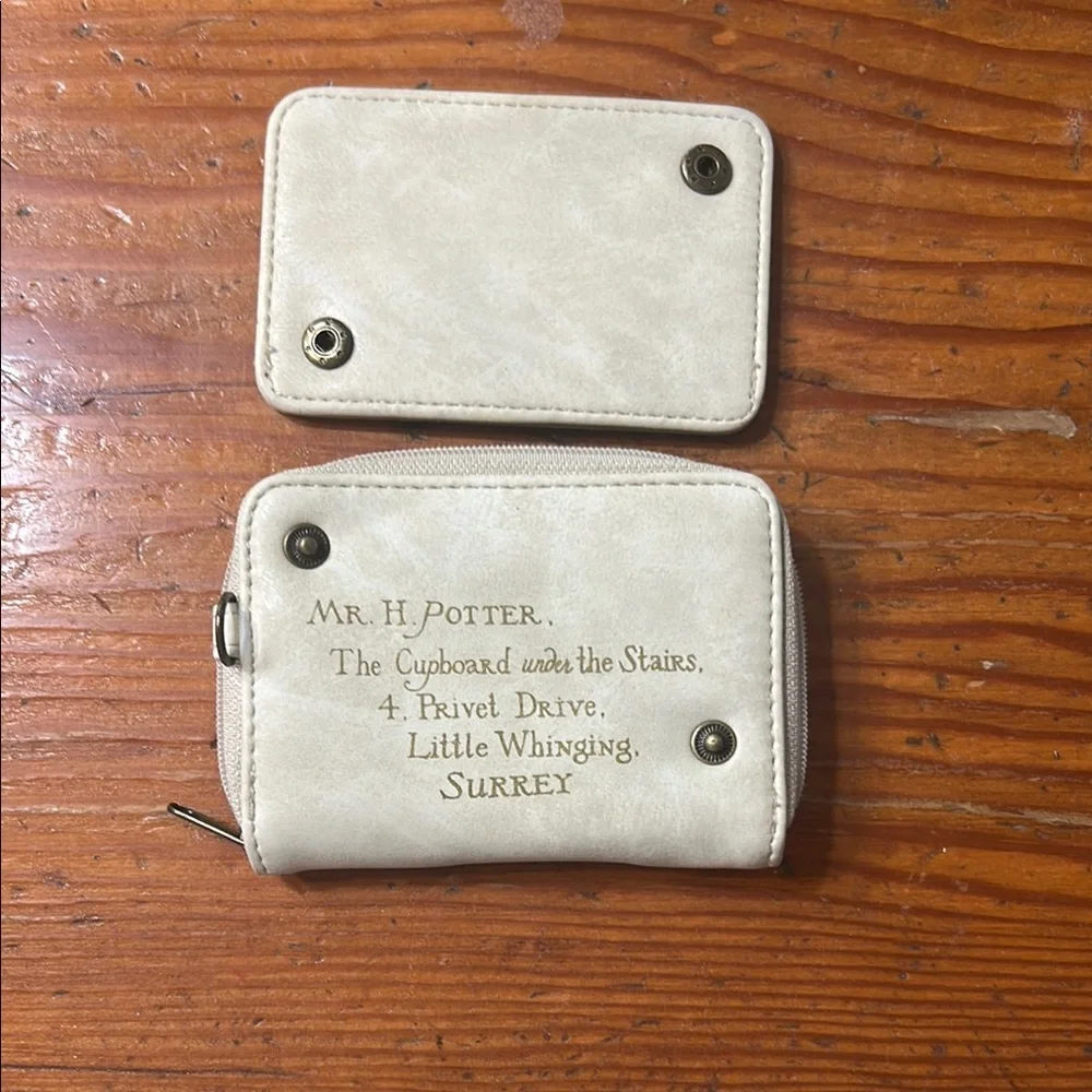Cream Wallet - Picture 3 of 4